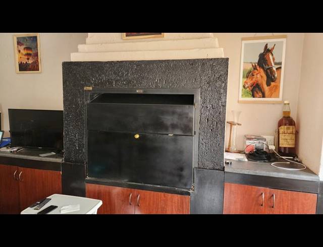 3 BEDROOM TOWNHOUSE FOR SALE IN ANNLIN